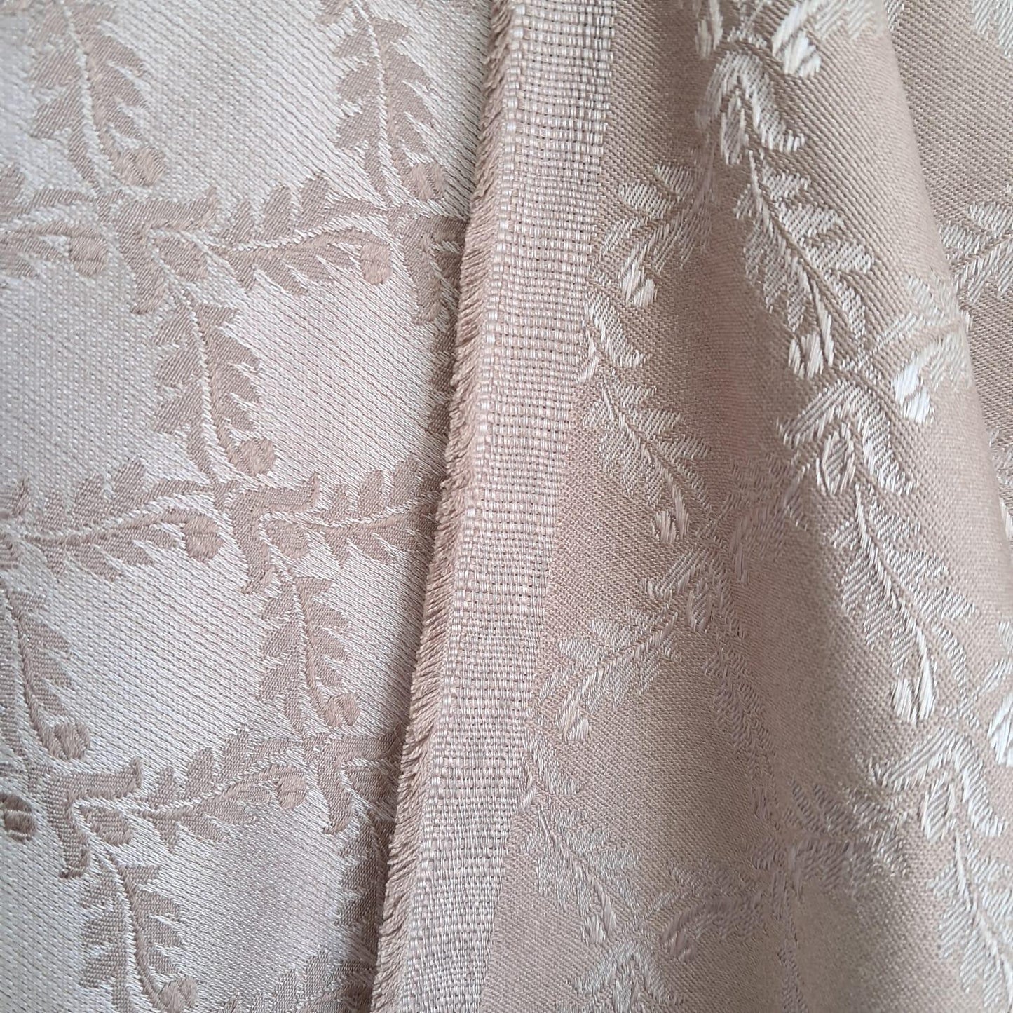 Tecido Para Sofá Chantung Bordado Bege