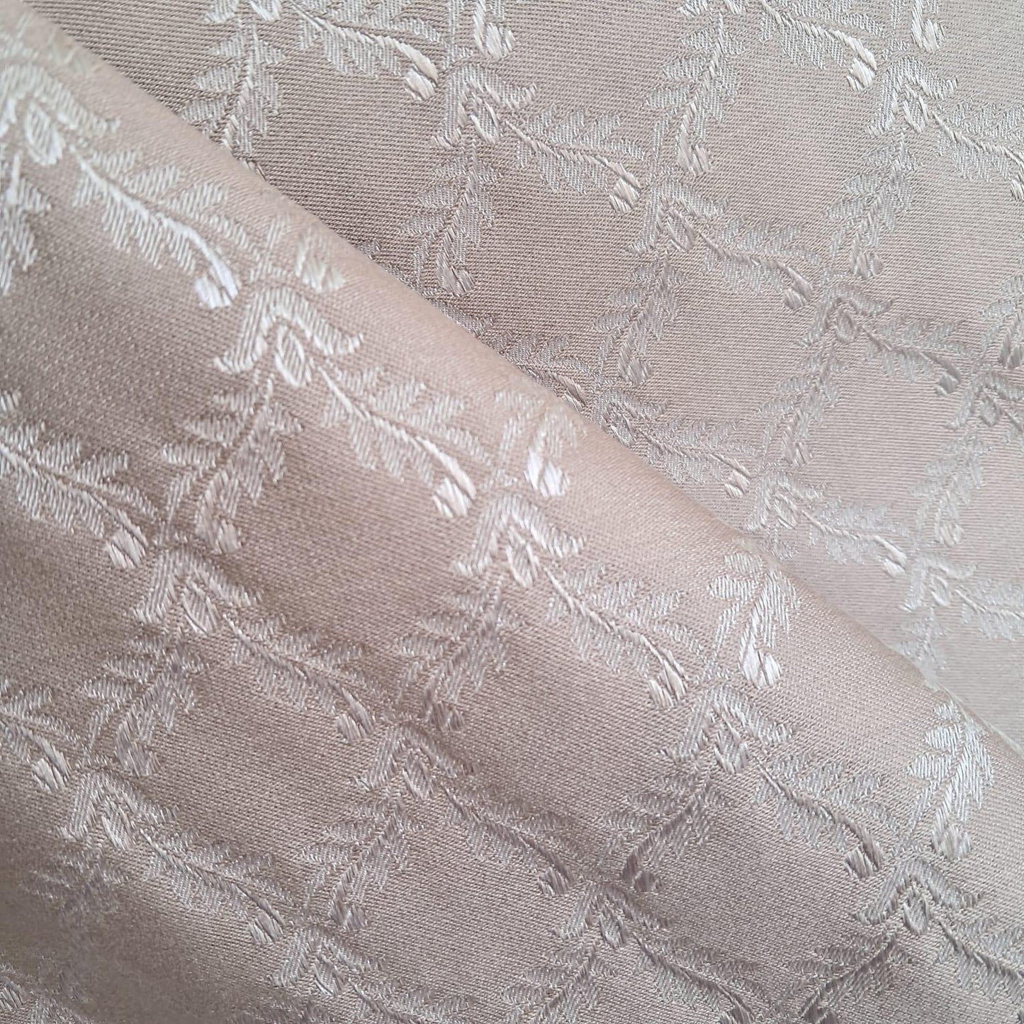 Tecido Para Sofá Chantung Bordado Bege