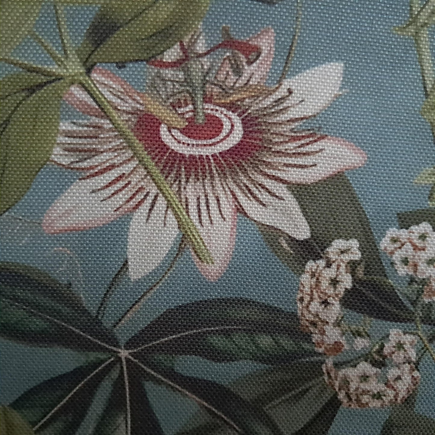 Tecido Para Sofá Linho Sintético Flores de Maracujá