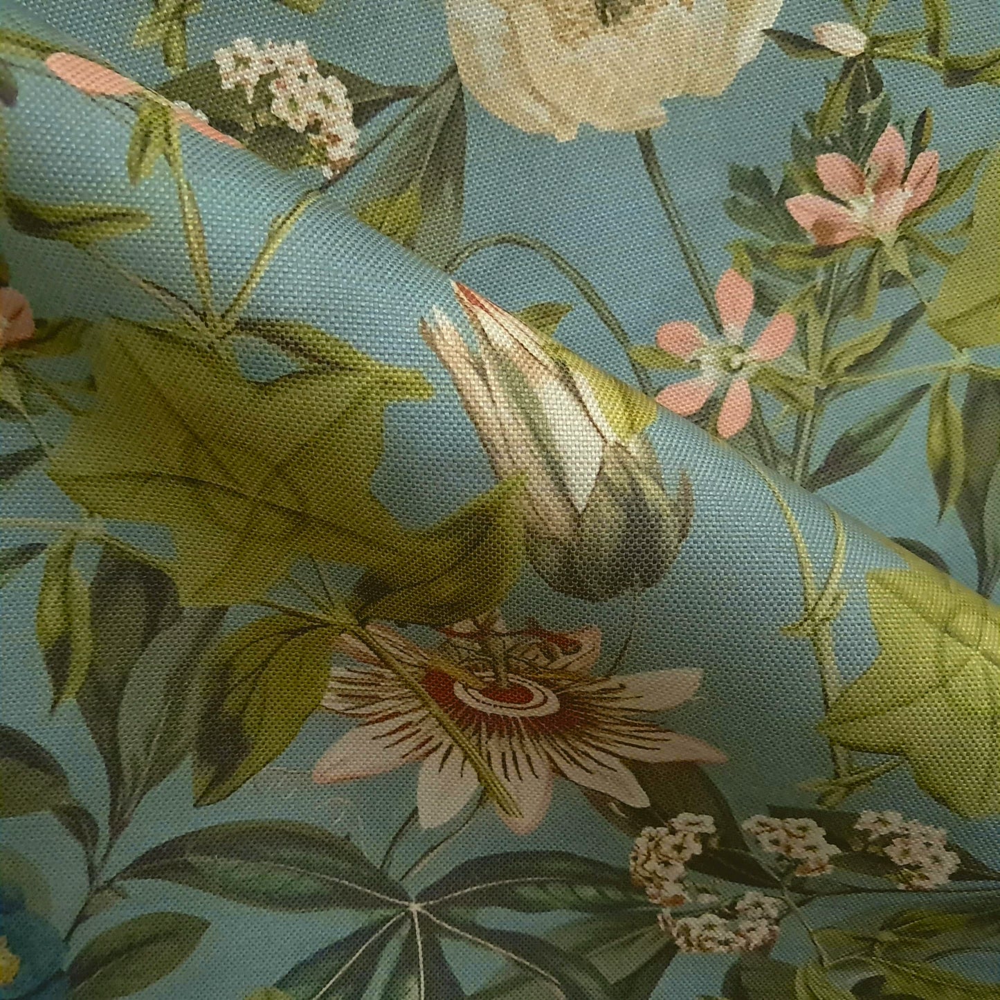 Tecido Para Sofá Linho Sintético Flores de Maracujá