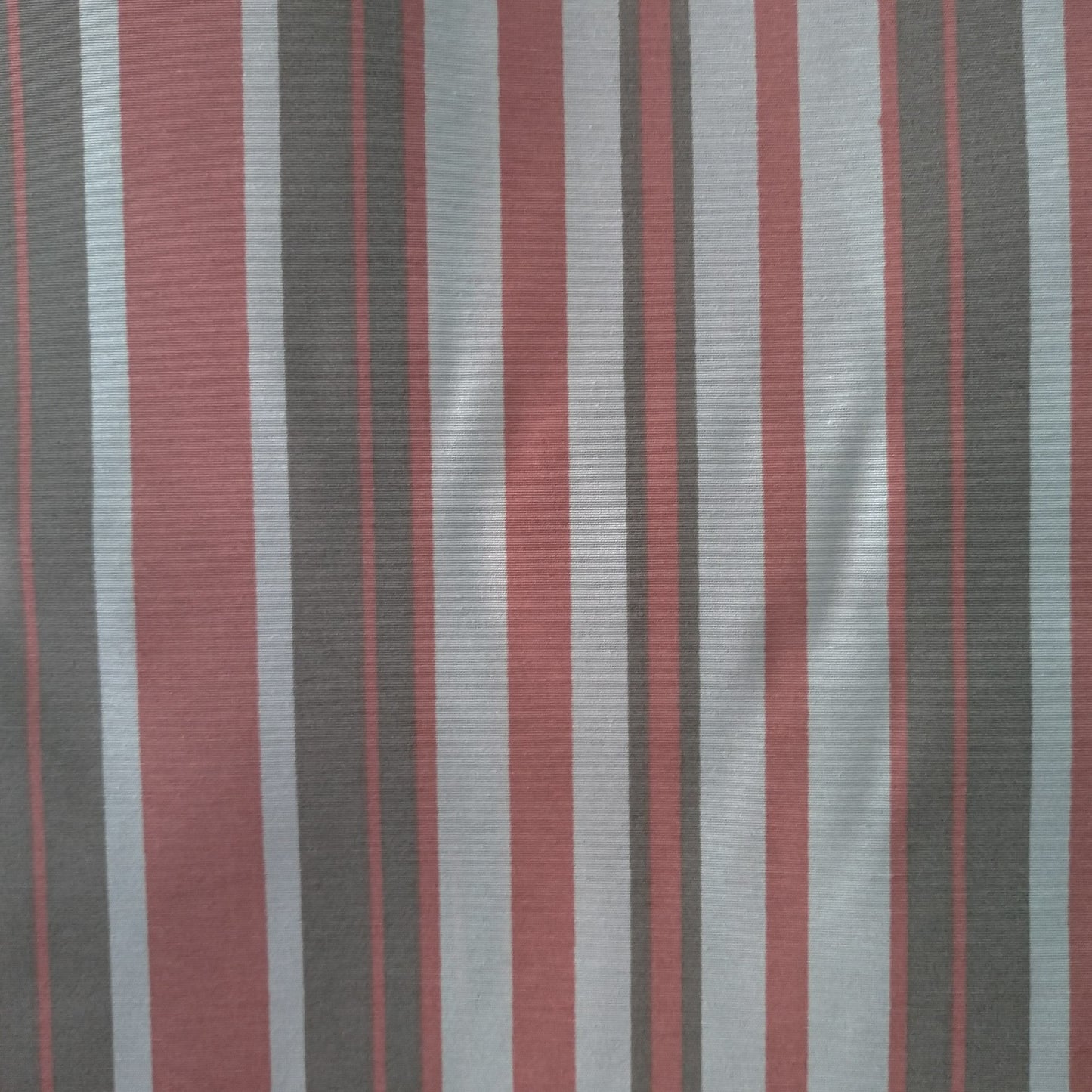 Tecido Para Área Externa Acqualine Listrado Crú/Rosa - Imetextil - Textil Irineu Meneghel Ltda.