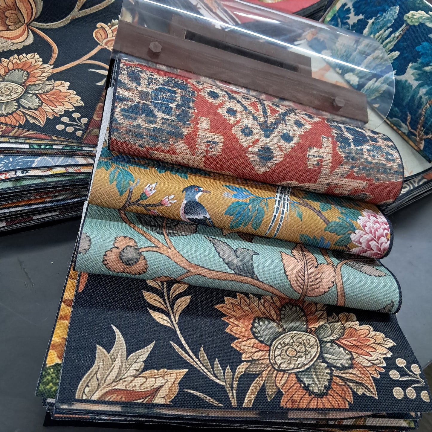 Mostruário com 80 Estampas
