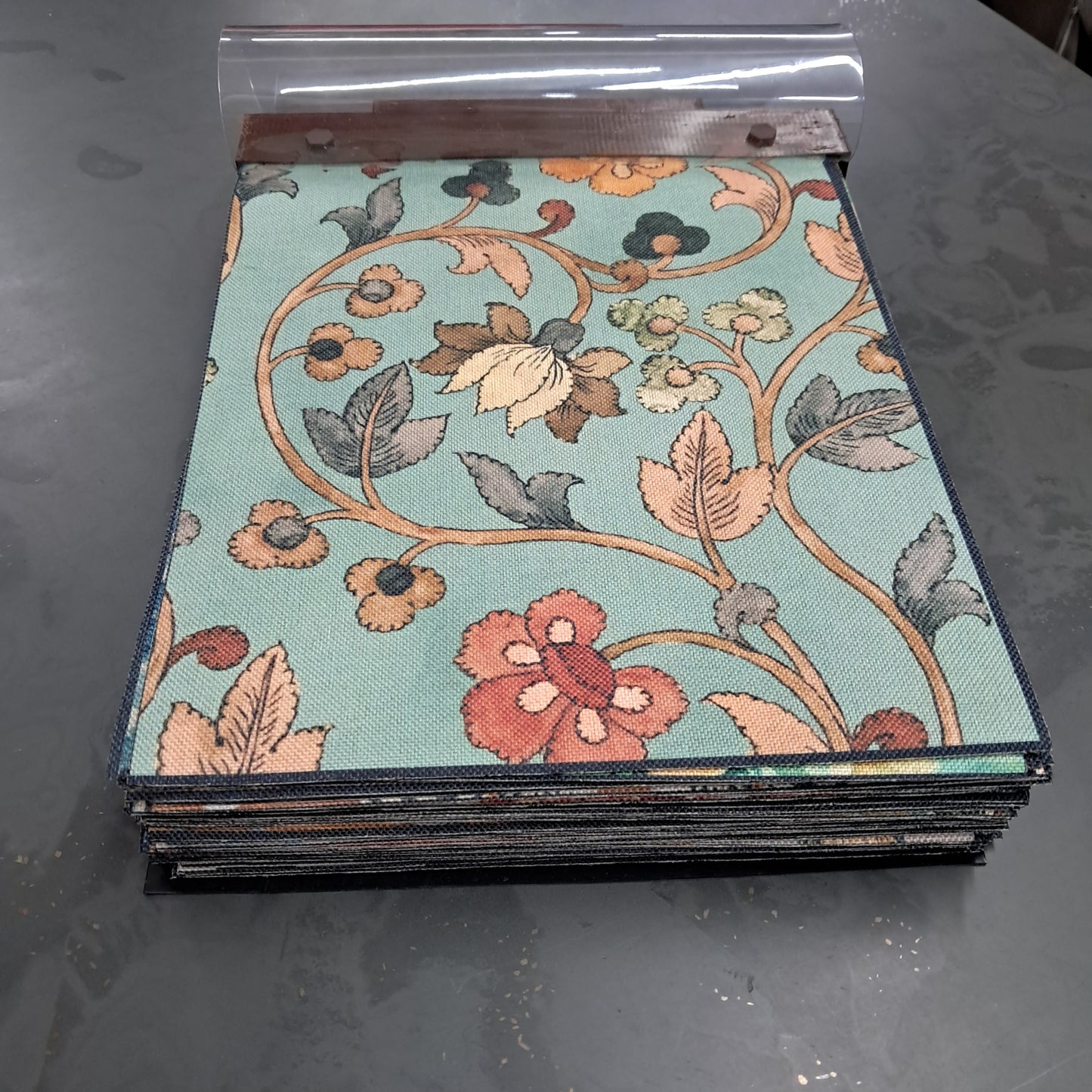 Mostruário com 80 Estampas