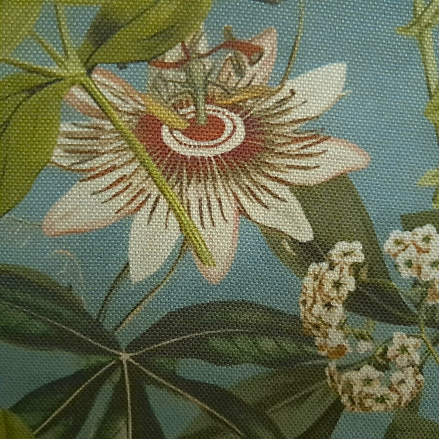 Tecido Para Sofá Linho Sintético Flores de Maracujá