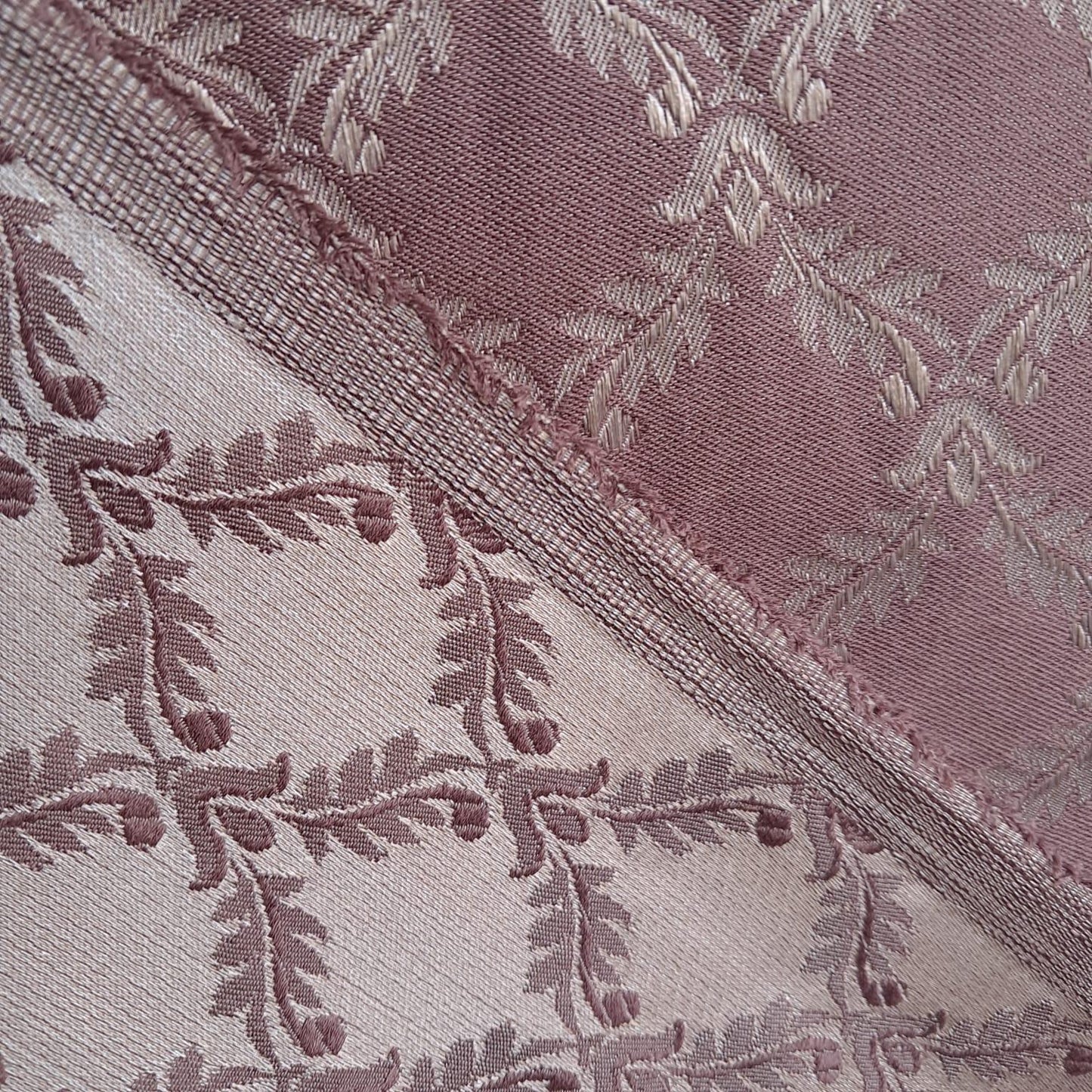 Tecido Para Sofá Chantung Bordado Rose