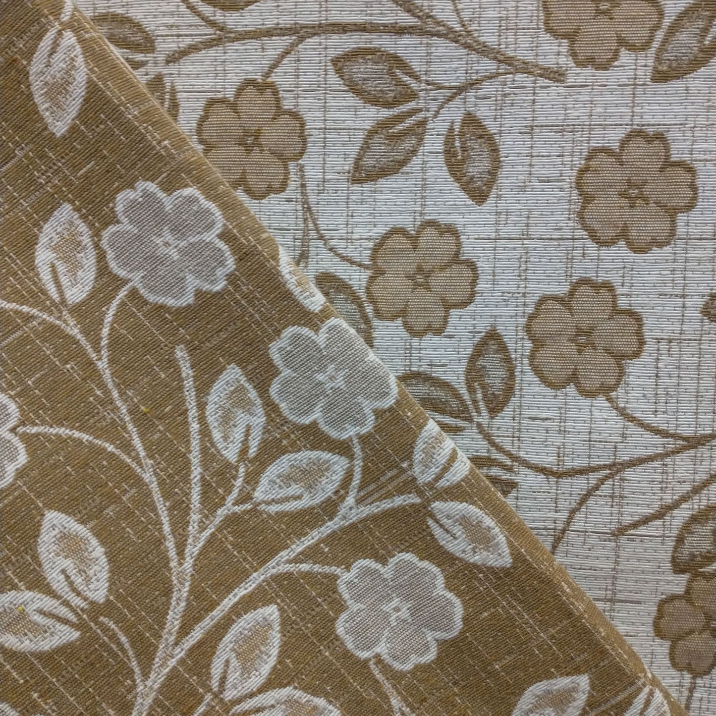 Tecido Para Sofá Jacquard Victoria Floral Crú/Caramelo - Imetextil - Textil Irineu Meneghel Ltda.